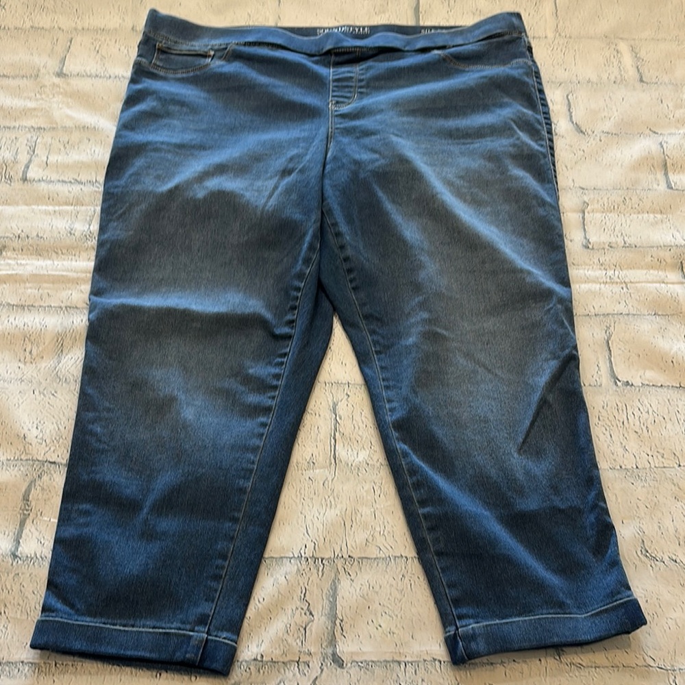 Sound/Style Blue Denim Capri Pants